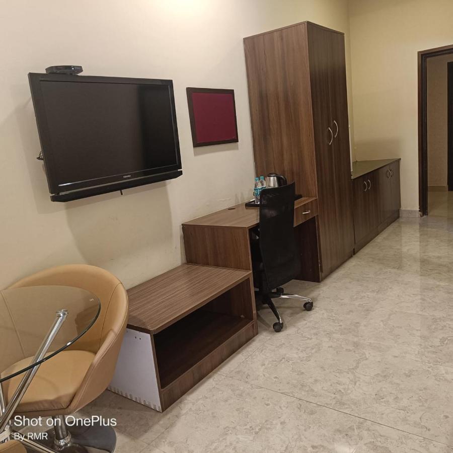Astra Hotels & Suites Whitefield Near To Nallurahalli Metro Station And Ktpo Bangalore Exterior foto